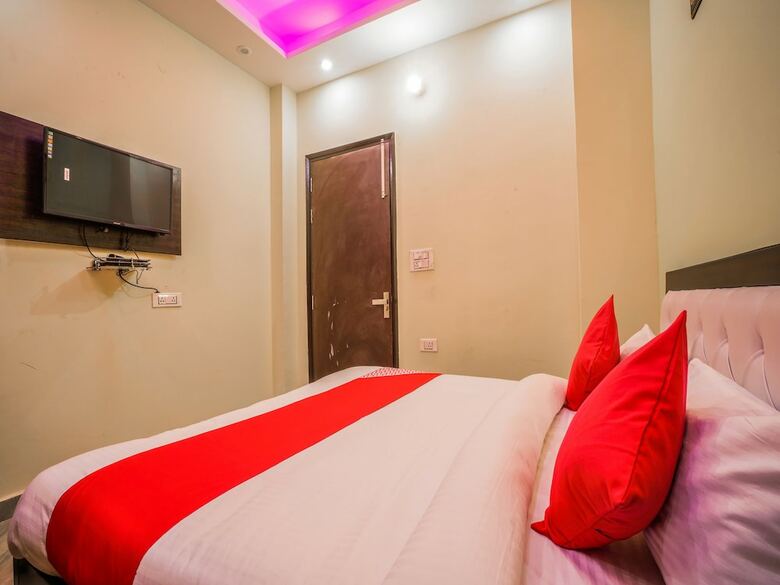 Hotel Oyo 24743 Janak Residency