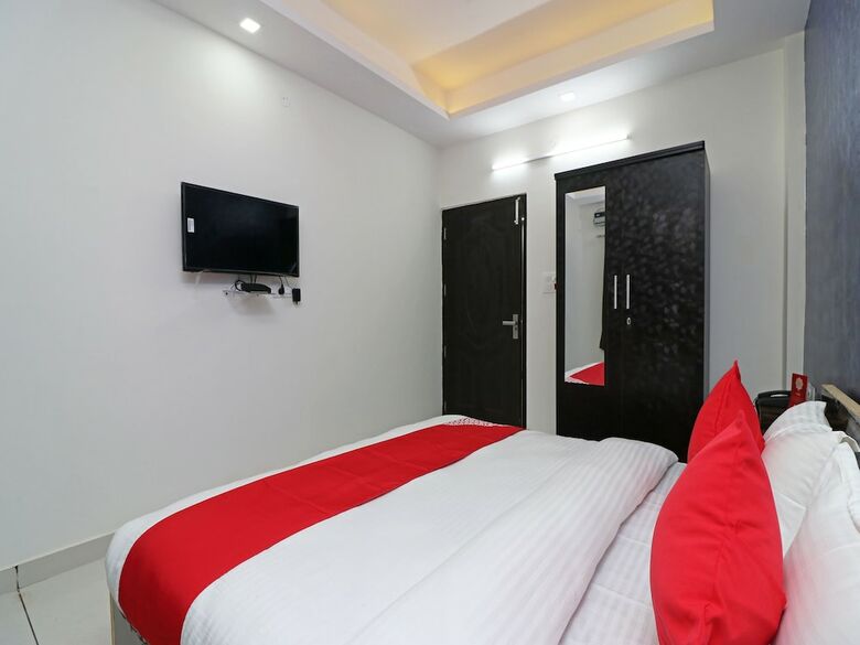Oyo 22605 Hotel Redstone