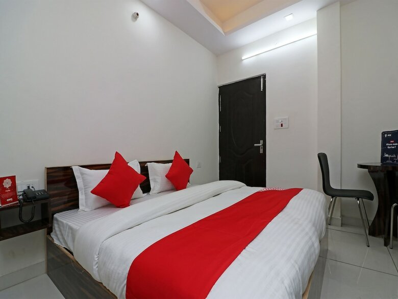 Oyo 22605 Hotel Redstone