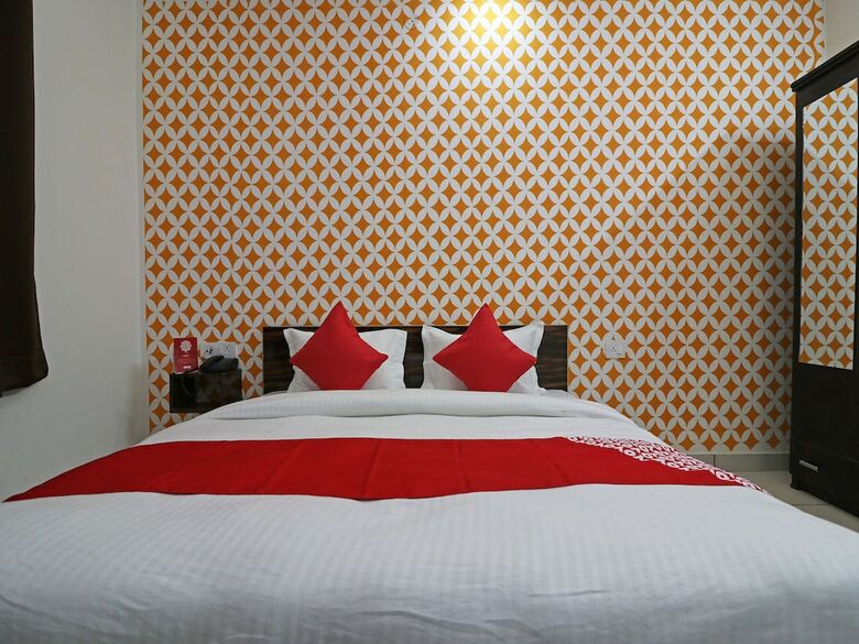 Oyo 22605 Hotel Redstone