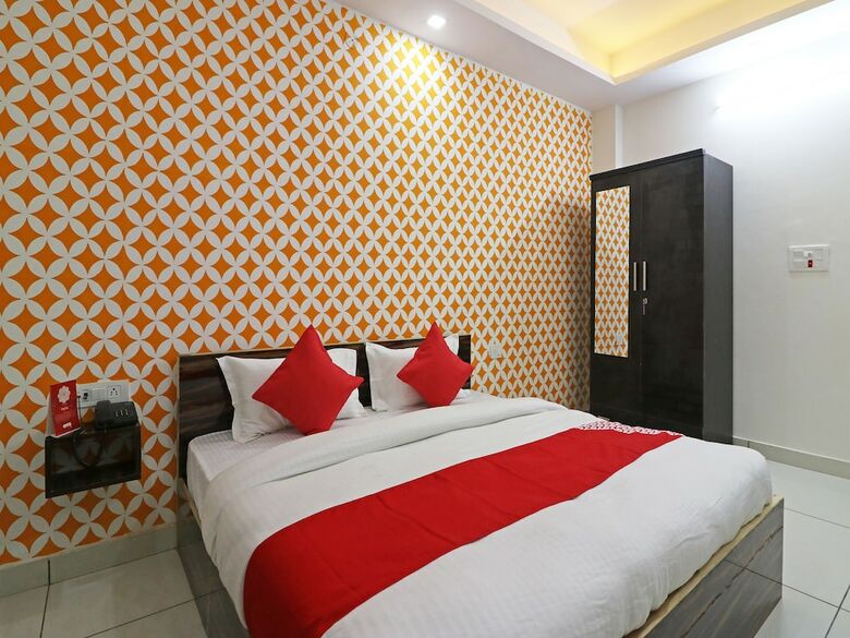 Oyo 22605 Hotel Redstone