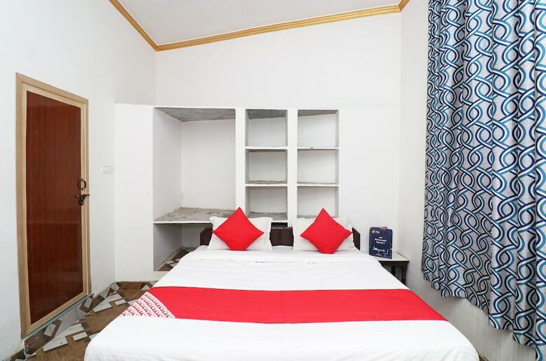 Oyo 23121 Hotel 4 U