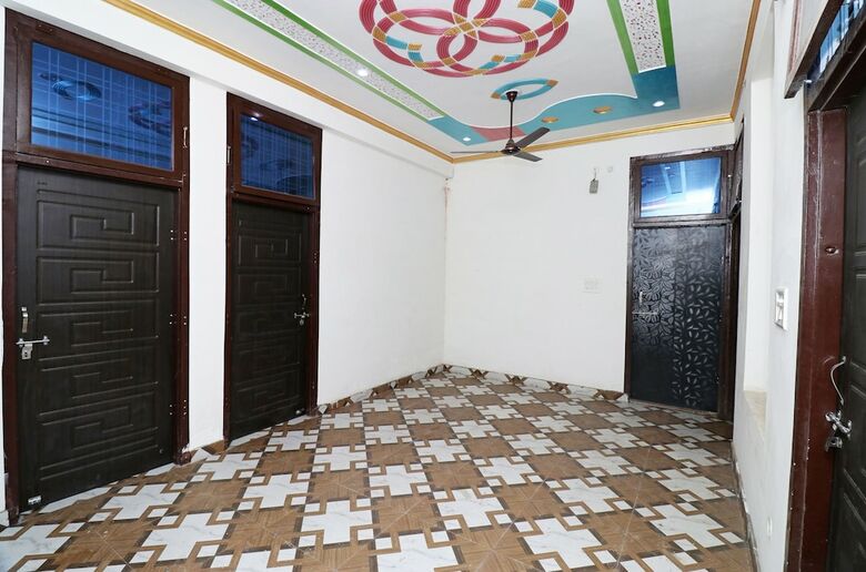 Oyo 23121 Hotel 4 U