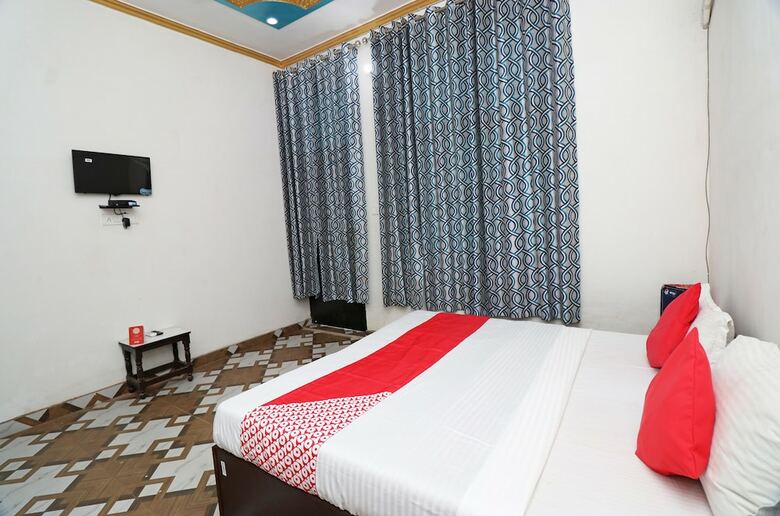 Oyo 23121 Hotel 4 U