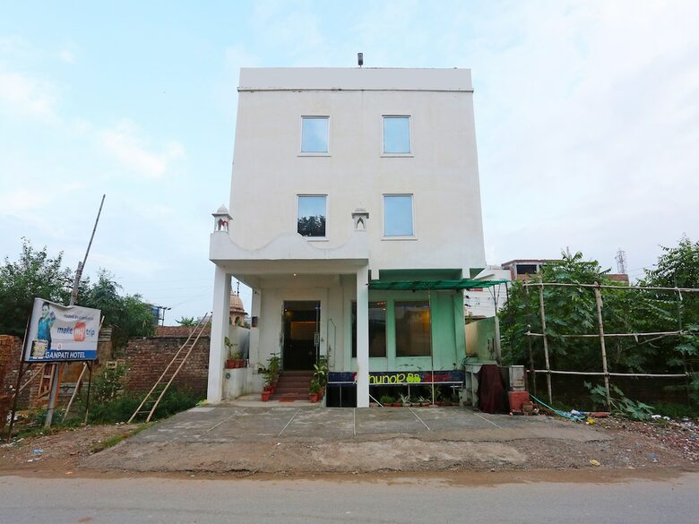 Oyo 19881 Hotel Ganpati Agra