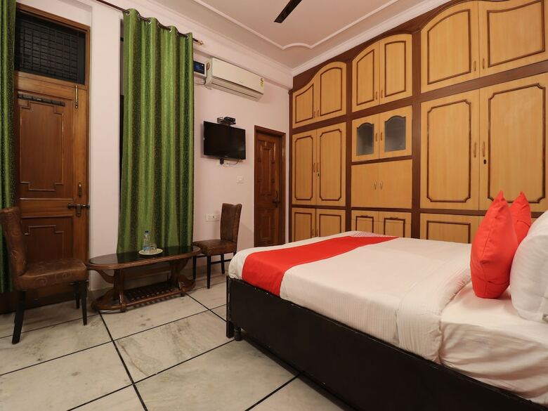 Hotel Oyo 26449 Rajdhani Residency