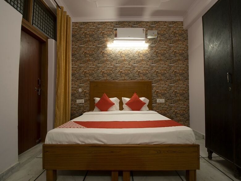 Hotel Oyo 26449 Rajdhani Residency