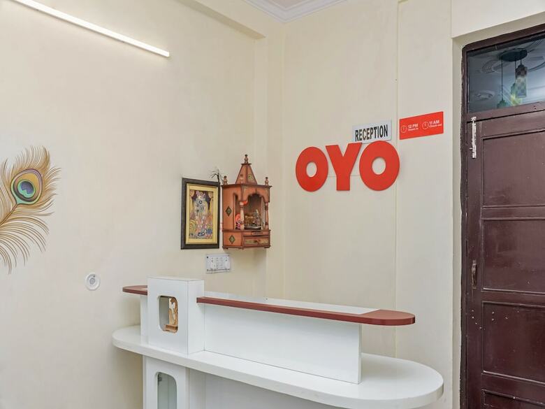 Hotel Oyo 24905 Attrap@209