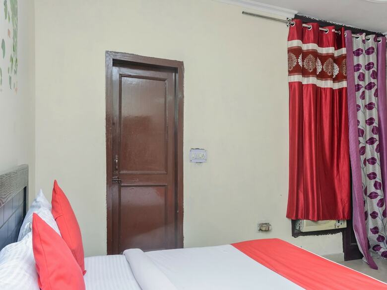 Hotel Oyo 24905 Attrap@209