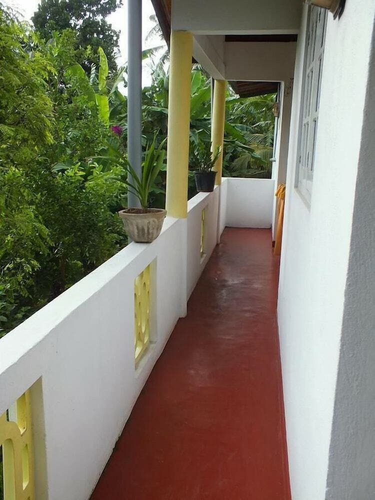 Hotel Aroghaya  Resort Akurala