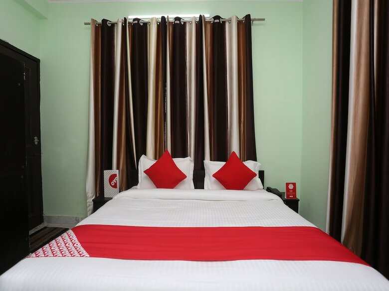Hotel Oyo 18669 Shree Palce
