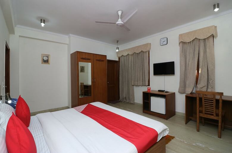 Hotel Oyo 25106 Swastik Hospitality