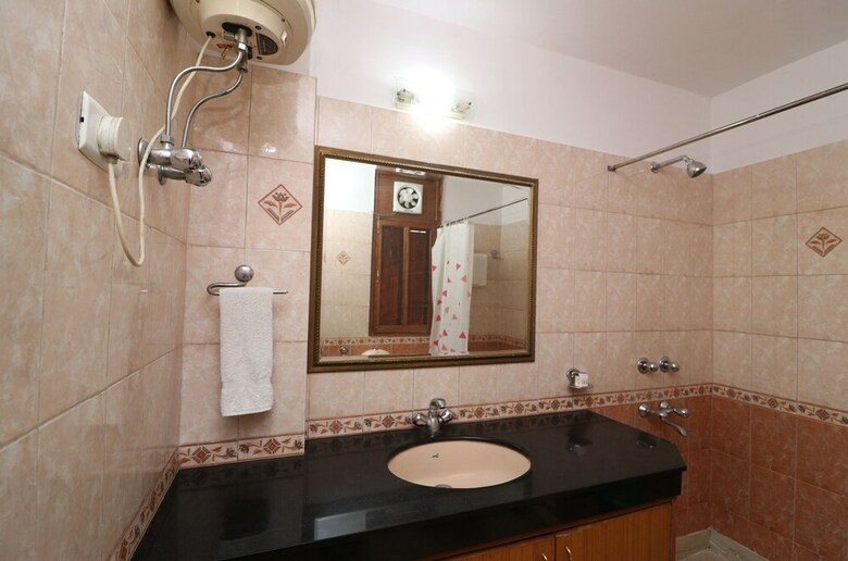 Hotel Oyo 25106 Swastik Hospitality