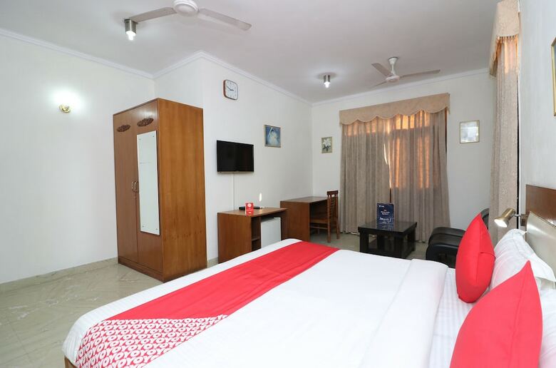 Hotel Oyo 25106 Swastik Hospitality