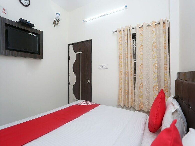 Oyo 18301 Hotel A-one