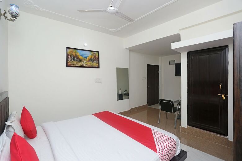 Oyo 18301 Hotel A-one