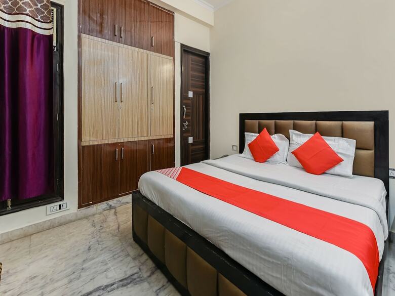 Hotel Oyo 22968 Galaxy Homes
