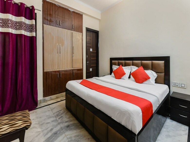 Hotel Oyo 22968 Galaxy Homes