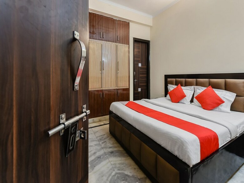 Hotel Oyo 22968 Galaxy Homes