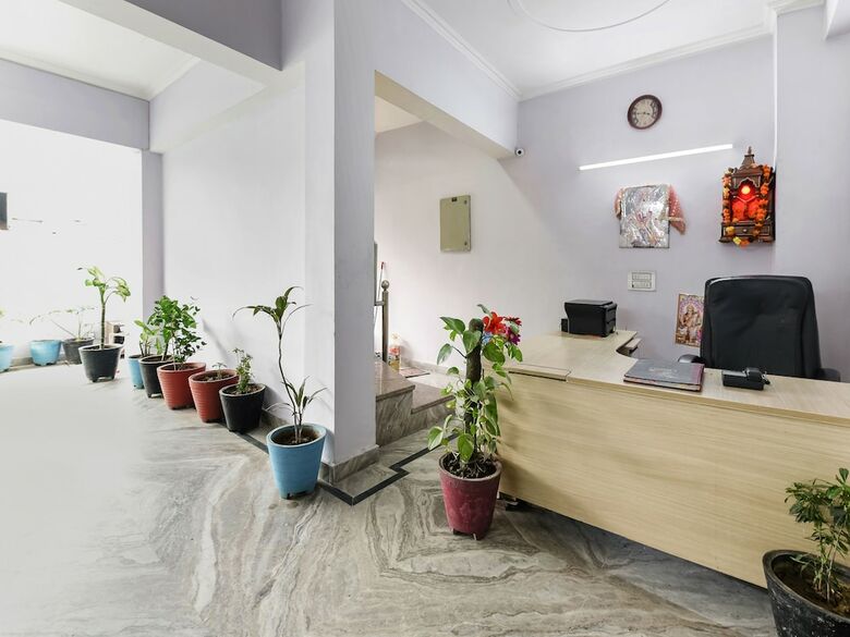Hotel Oyo 22968 Galaxy Homes
