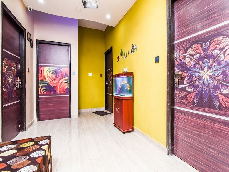 Hotel Oyo 22691 Royale Park Inn