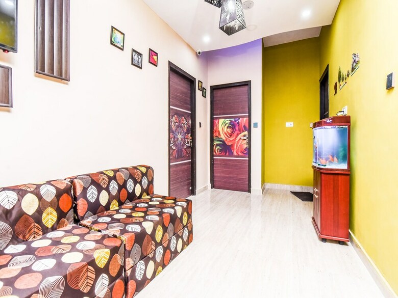 Hotel Oyo 22691 Royale Park Inn