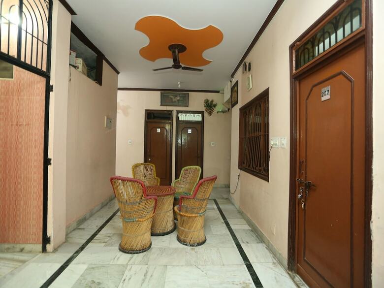 Oyo 18641 Hotel Rashmi