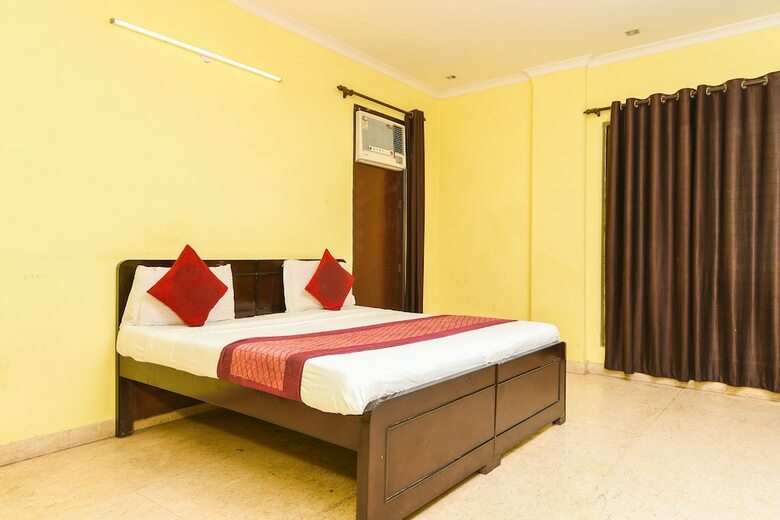 Hotel Oyo 8534 Golden Park