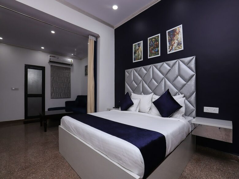 Hotel Oyo 15081 Vizima Palace