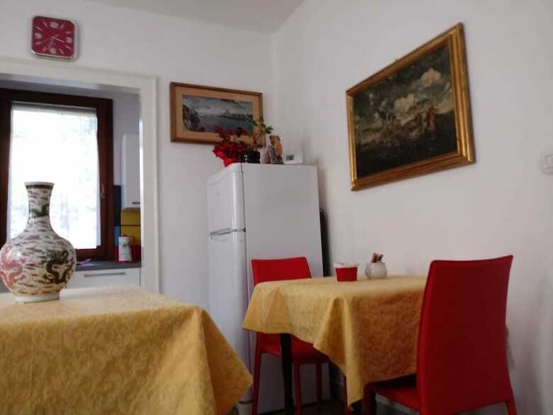 Bed & Breakfast 3b