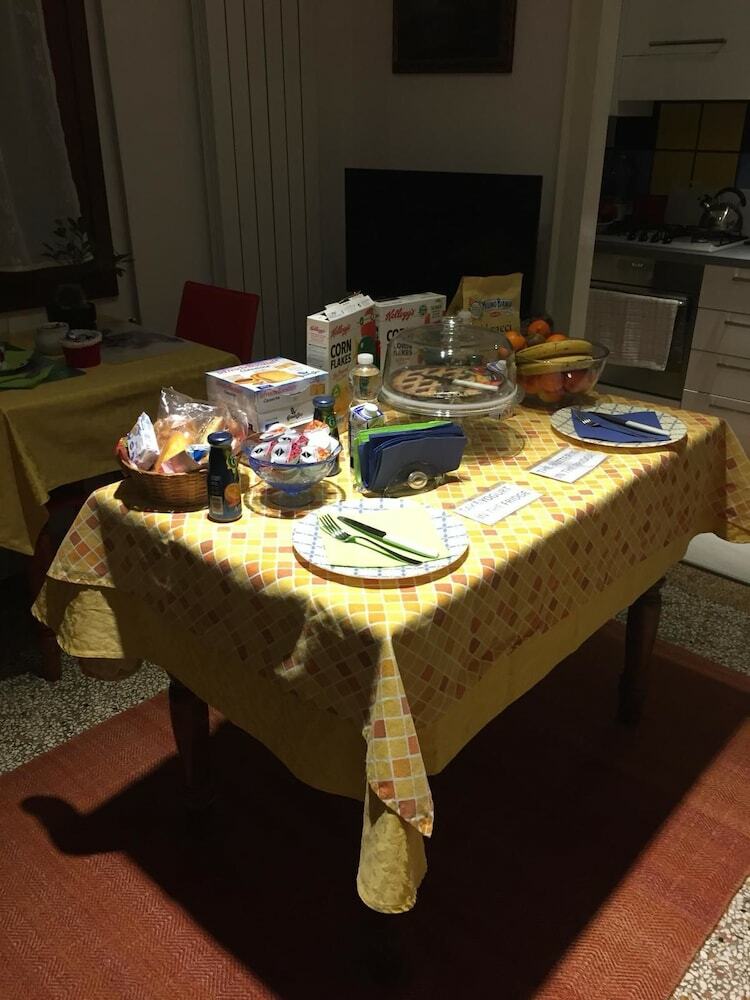 Bed & Breakfast 3b