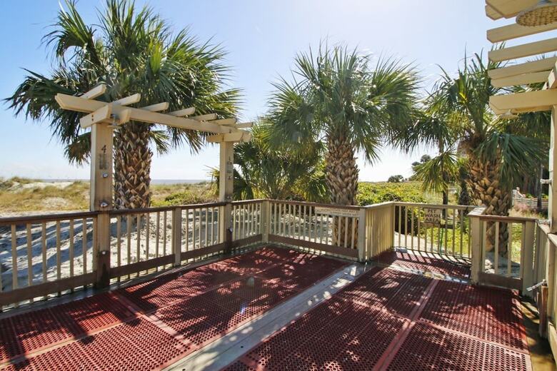 Villa Colonnade Club 176