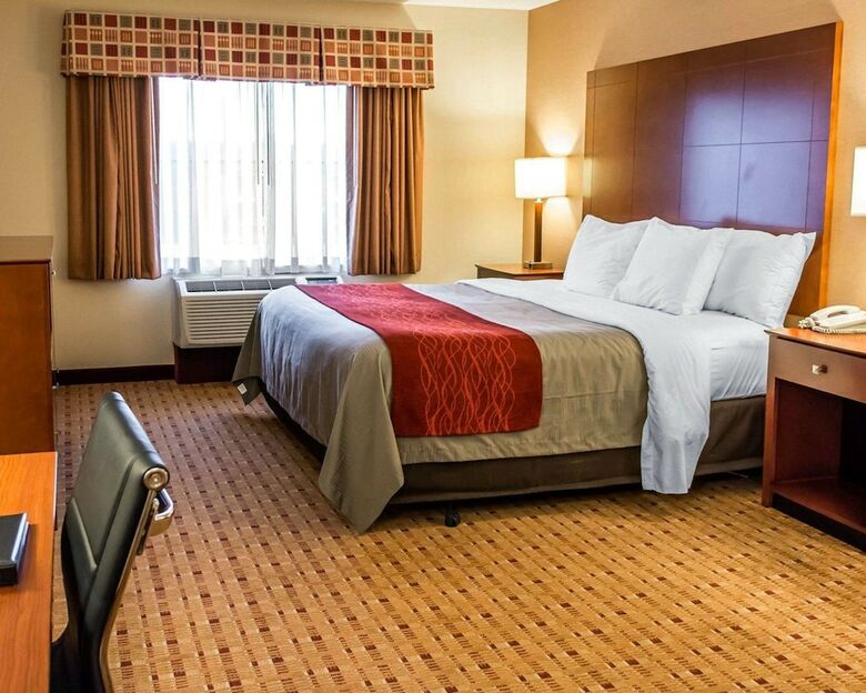 Hotel Comfort Inn & Suites