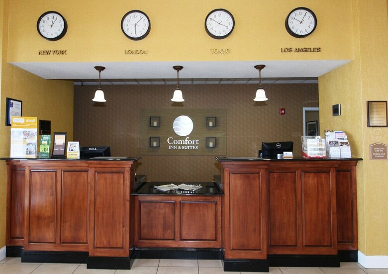 Hotel Comfort Inn & Suites