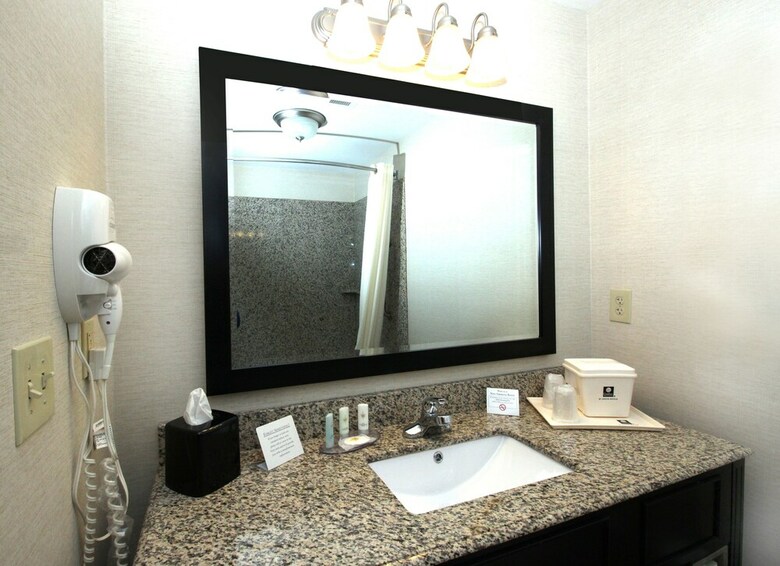Hotel Comfort Inn & Suites