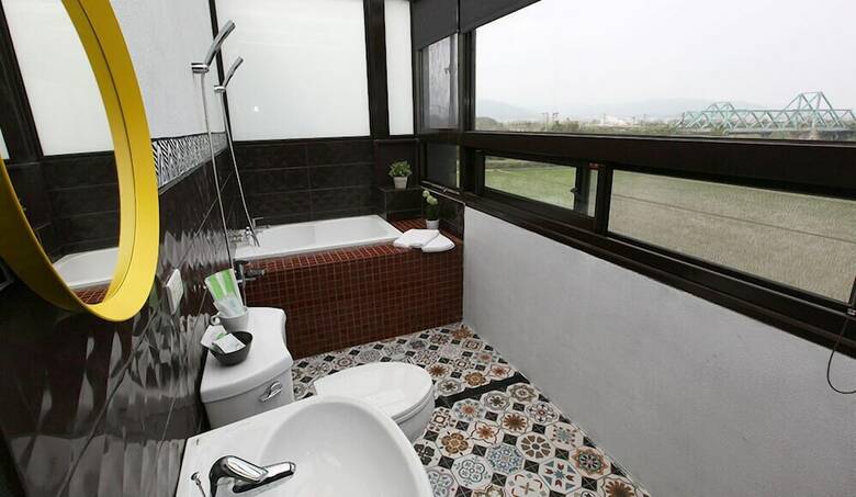 Hotel Hi Zebra Travel B&B