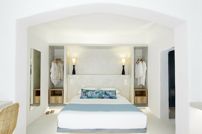 Edem Luxury Hotel Santorini Finikia