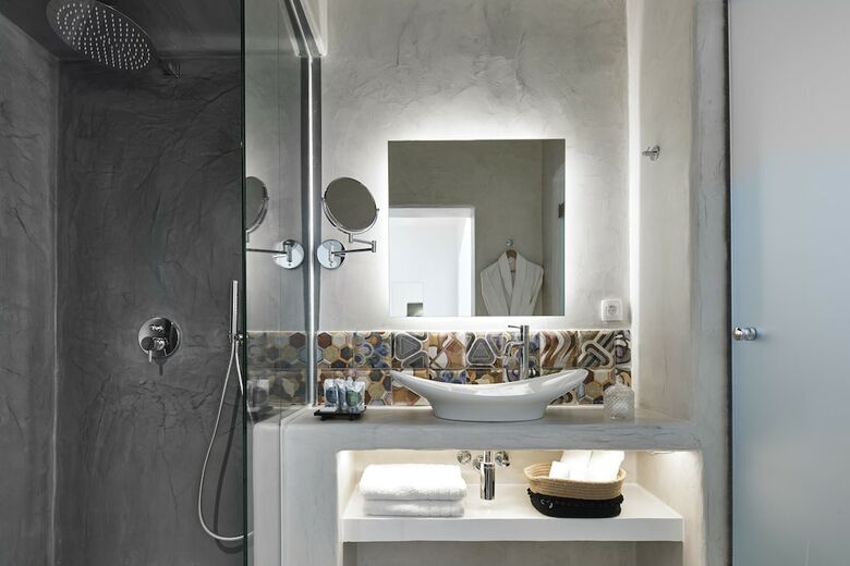 Edem Luxury Hotel Santorini Finikia