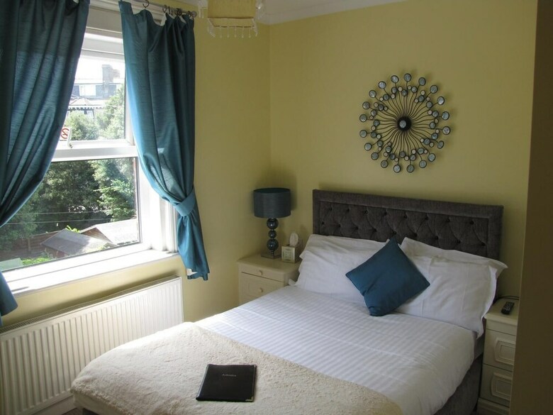 Hotel Ashmira Guest House