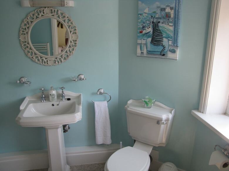 Hotel Ashmira Guest House