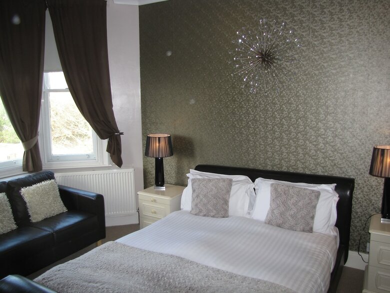Hotel Ashmira Guest House