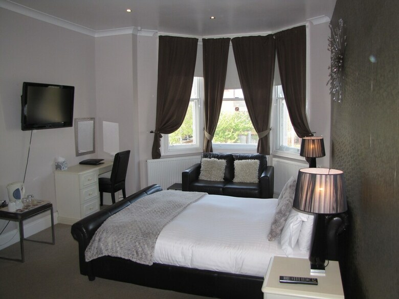 Hotel Ashmira Guest House