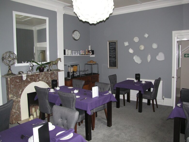 Hotel Ashmira Guest House