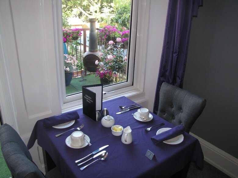 Hotel Ashmira Guest House