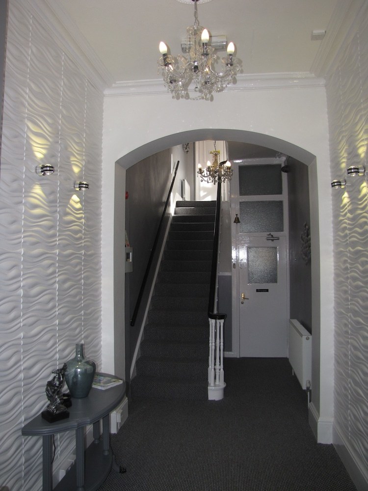 Hotel Ashmira Guest House
