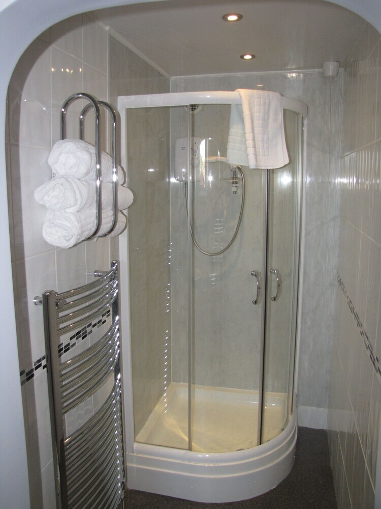 Hotel Ashmira Guest House