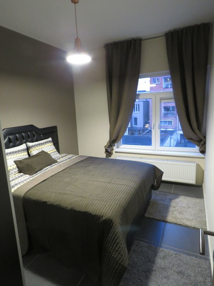 Apartment With Balcony City Center