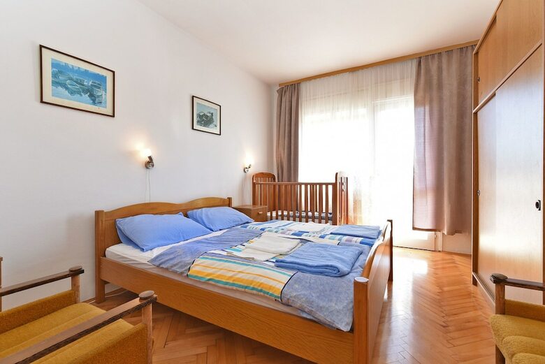 Apartment 74