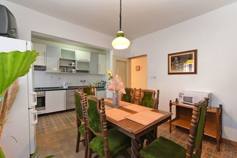 Apartment 74