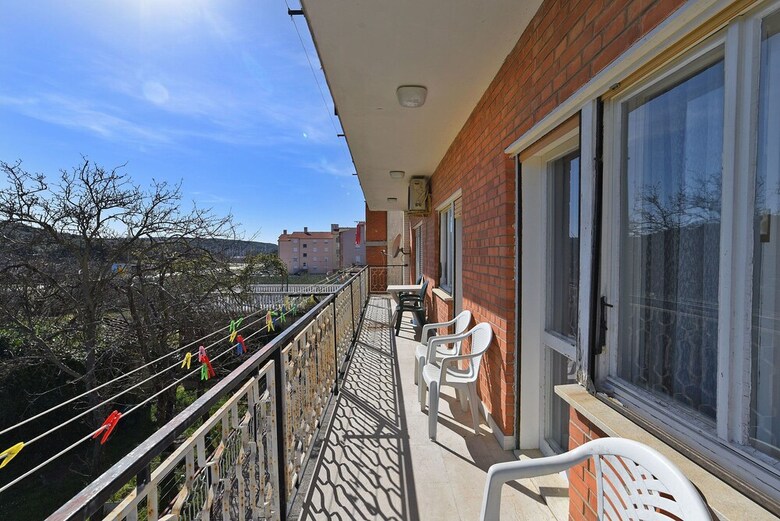 Apartment 74